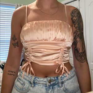 WORN ONCE only. FOREVER 21 cute pink crop top great for going out